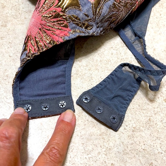 BNWT VICTORIA’S SECRET RUFFLE BROCADE BODY SUIT RUNWAY SHOW COLLECTION 2018 - Picture 9 of 16